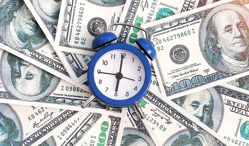 Choosing Between Fast Funding and Traditional Loans
