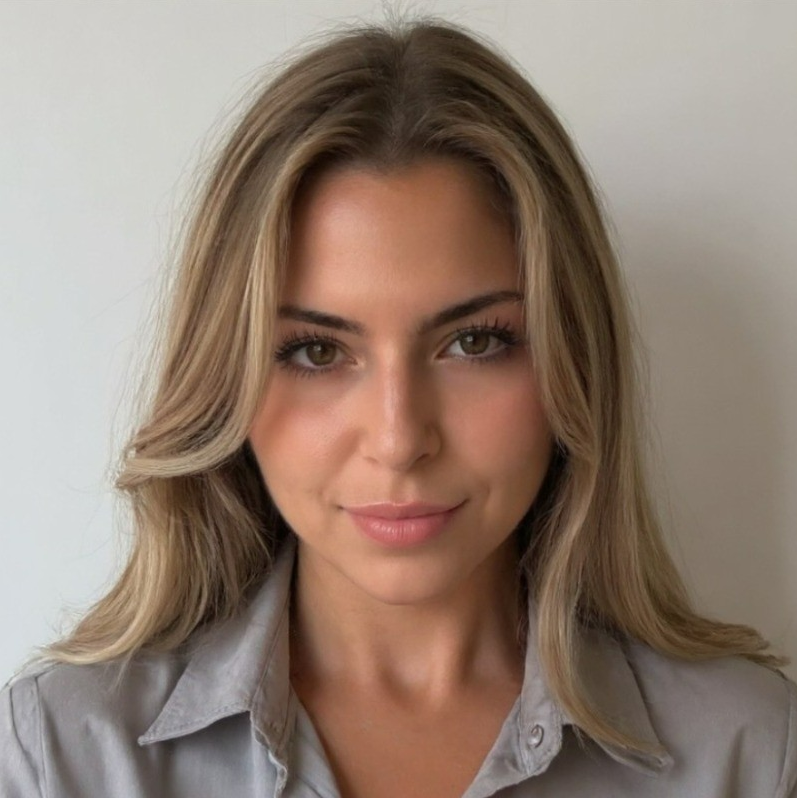 Ana K.